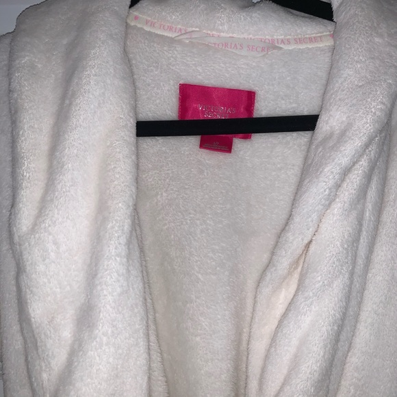 White Victoria Secrets Robe - Picture 5 of 8